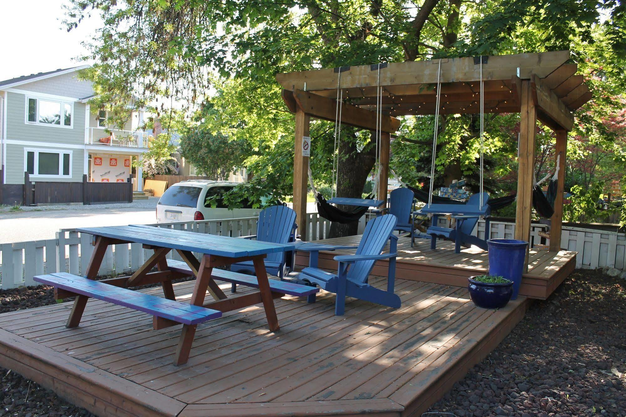 Kelowna International Hostel Exteriör bild