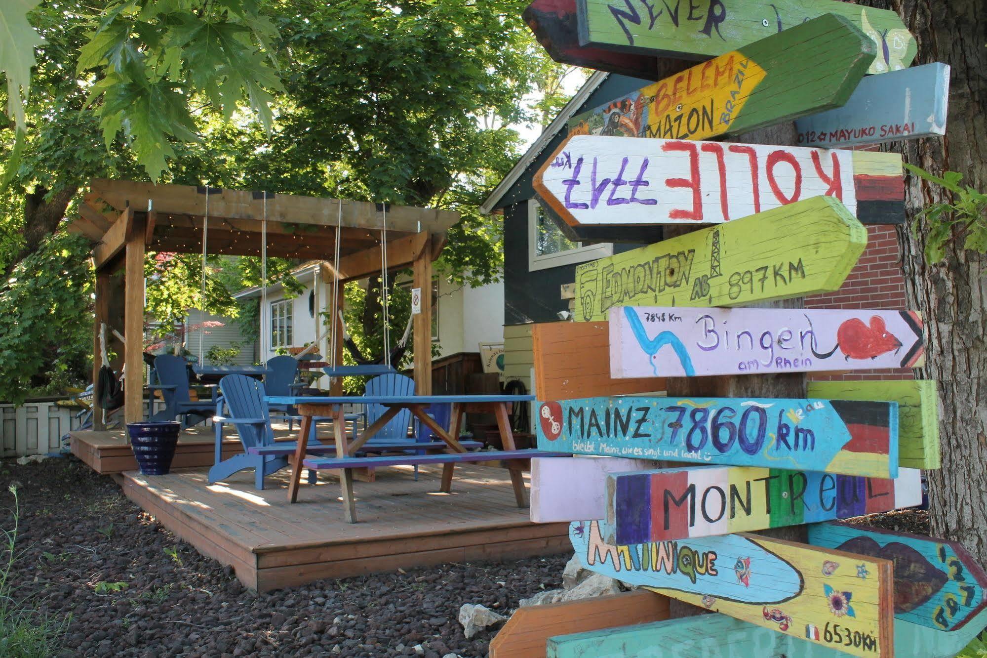 Kelowna International Hostel Exteriör bild